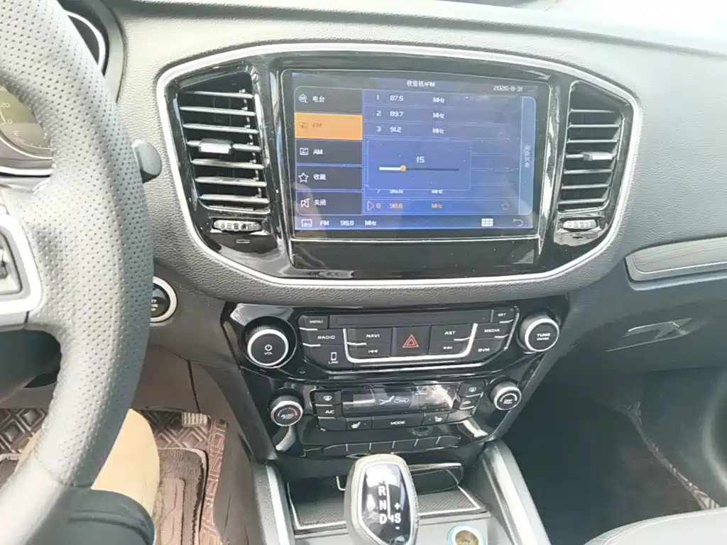 Geely Vision X6 — миниатюра 13