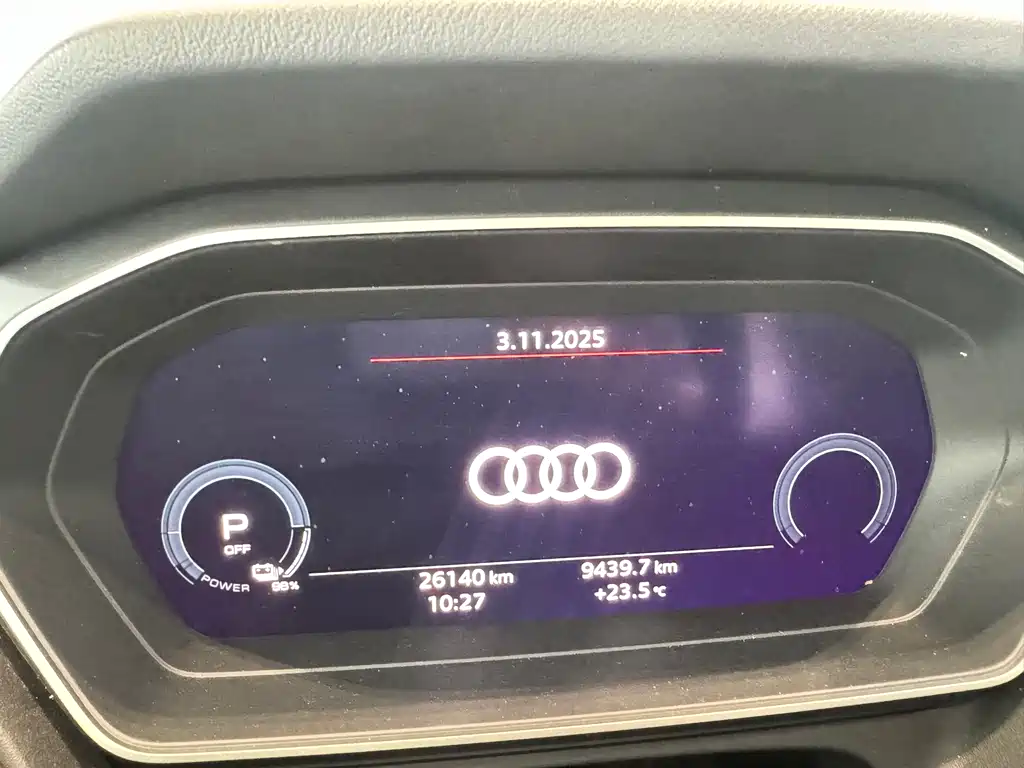 AUDI Q4 E TRON