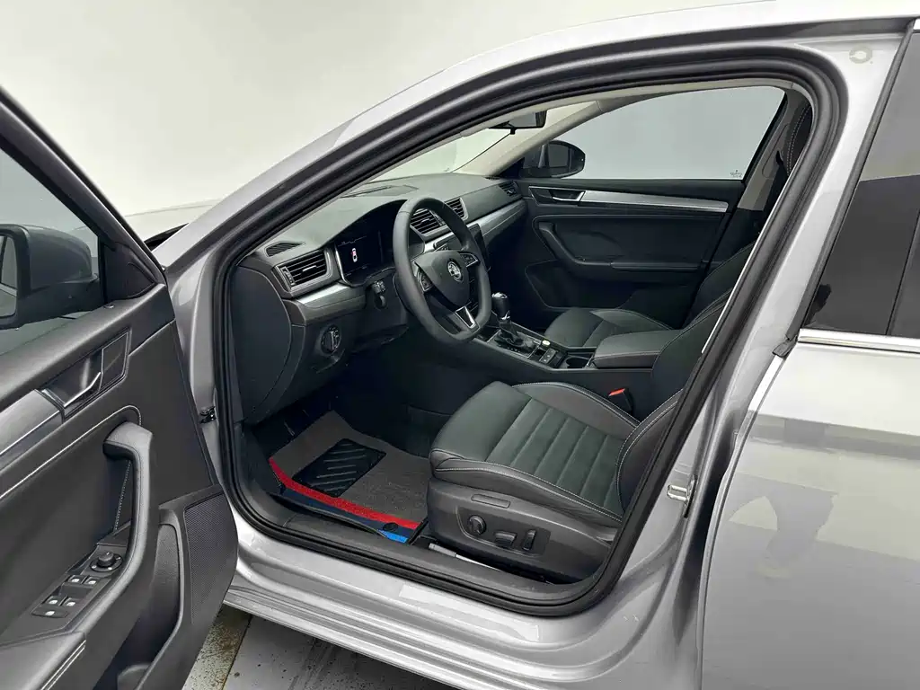 Skoda Superb — миниатюра 9