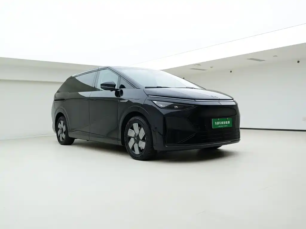 XPeng X9 — миниатюра 3