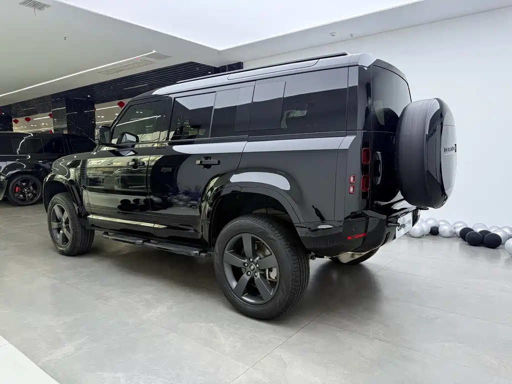 Land Rover Defender — миниатюра 4