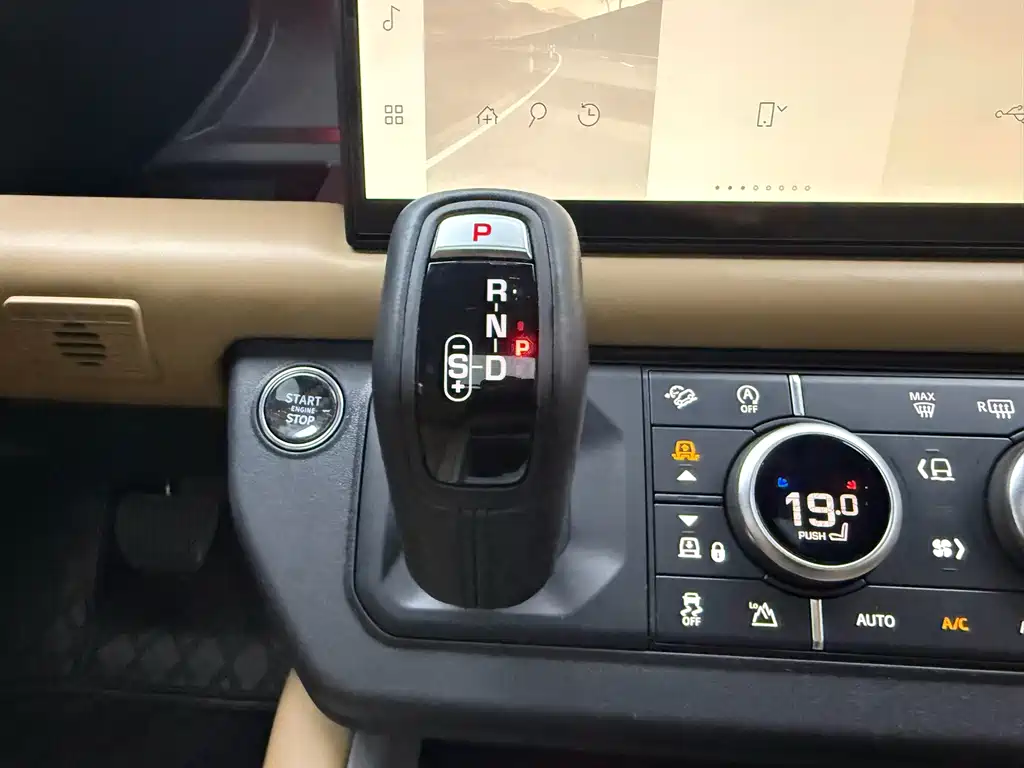 Land Rover Defender — миниатюра 11