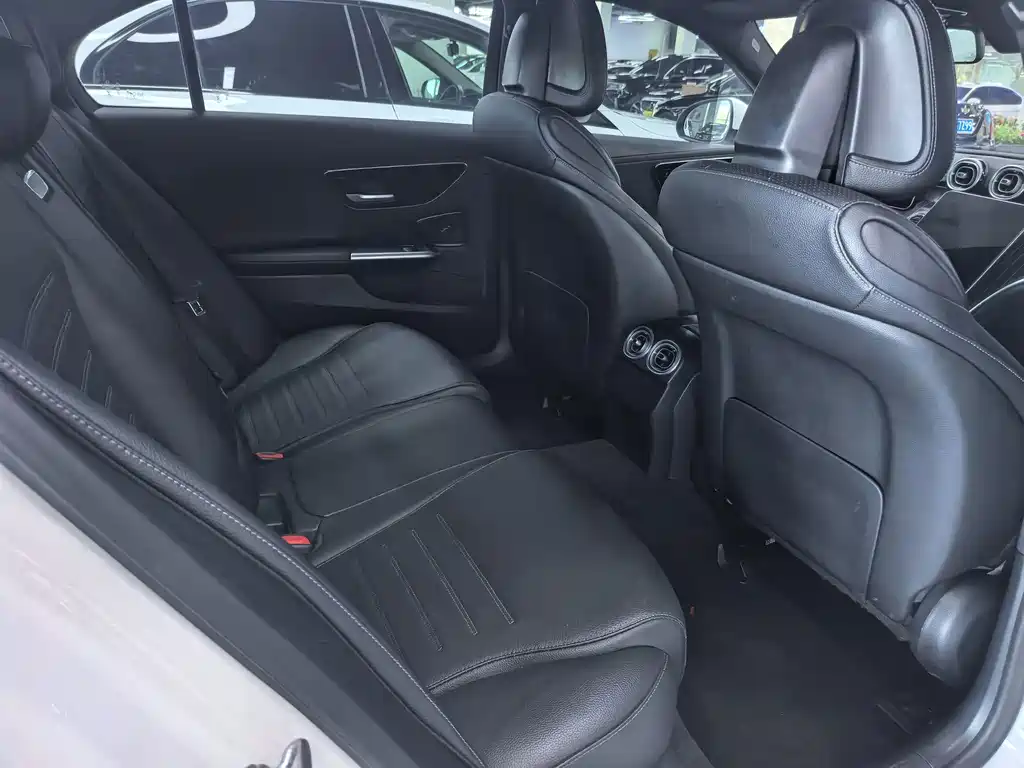 Mercedes-Benz C-Class — миниатюра 5