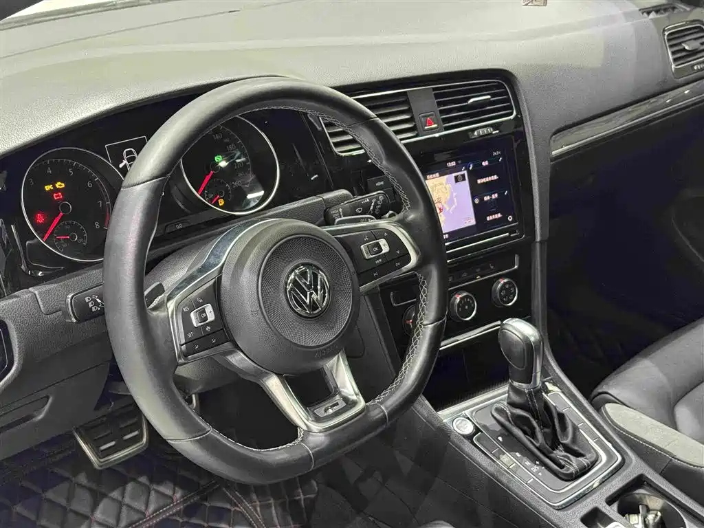 Volkswagen Golf — миниатюра 12