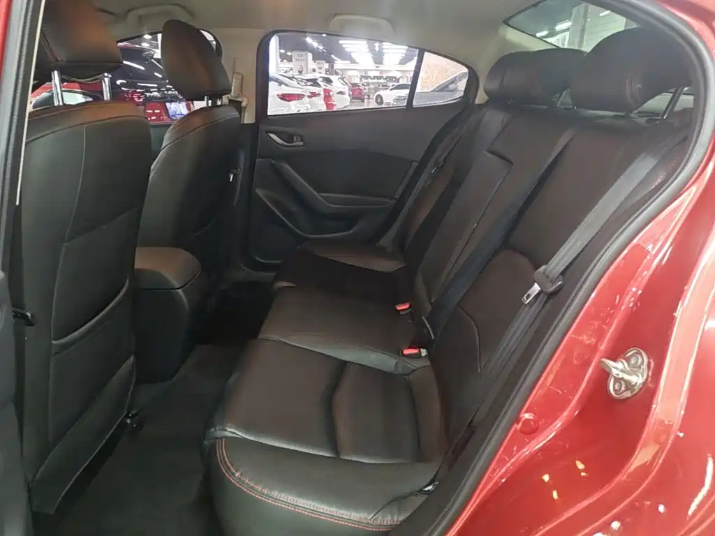 Mazda 3 Axela — миниатюра 17