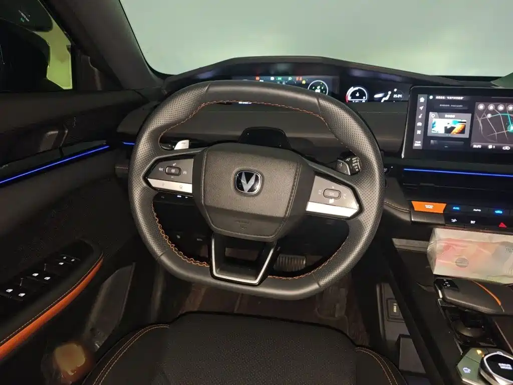 Changan UNI-V — миниатюра 3