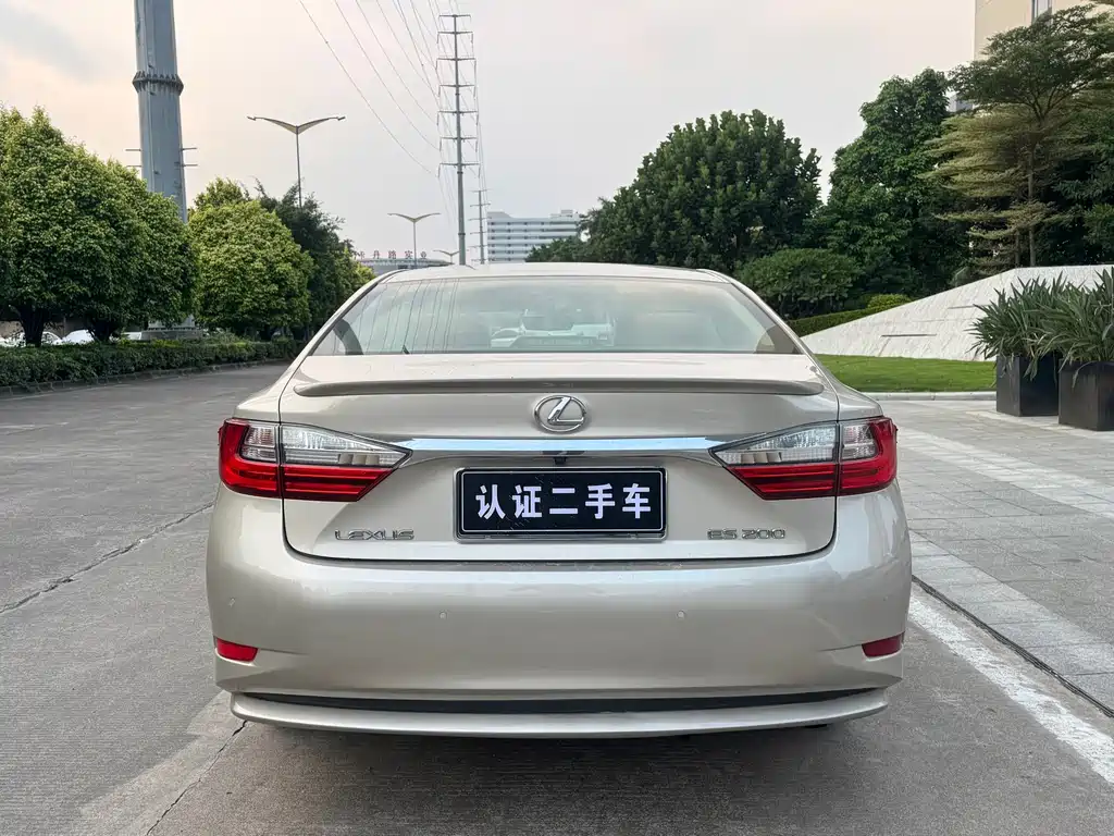 Lexus ES — миниатюра 4