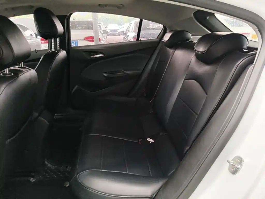 Chevrolet Cruze — миниатюра 17