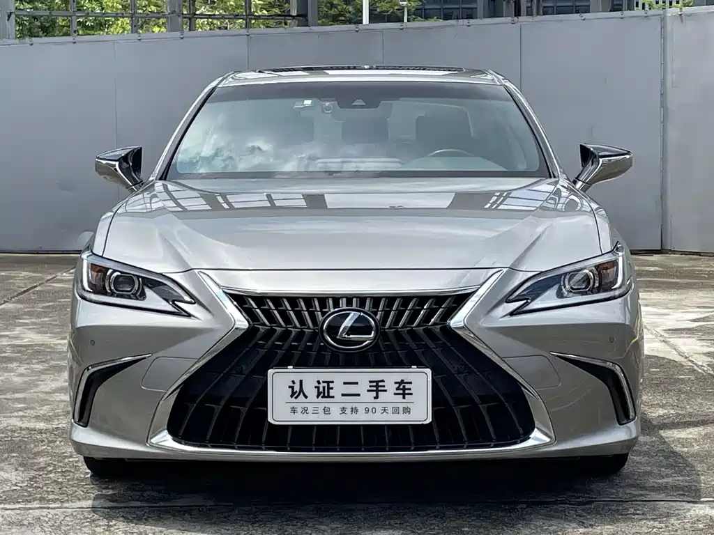 Lexus ES 2021 200