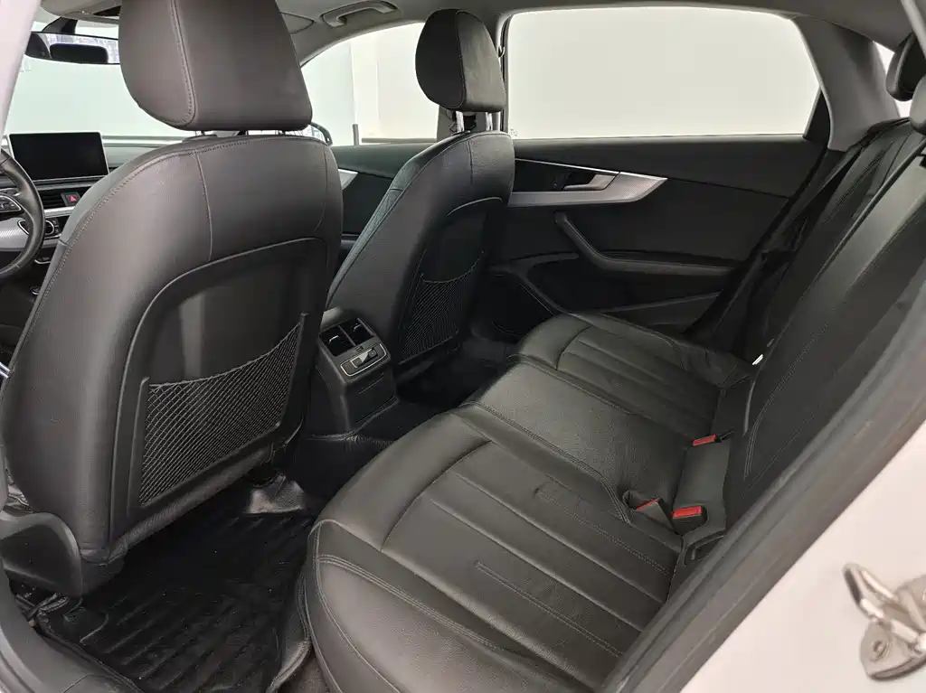 Audi A4L — миниатюра 5