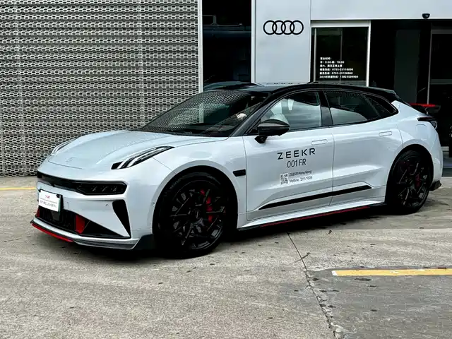 2024 Zeekr 001