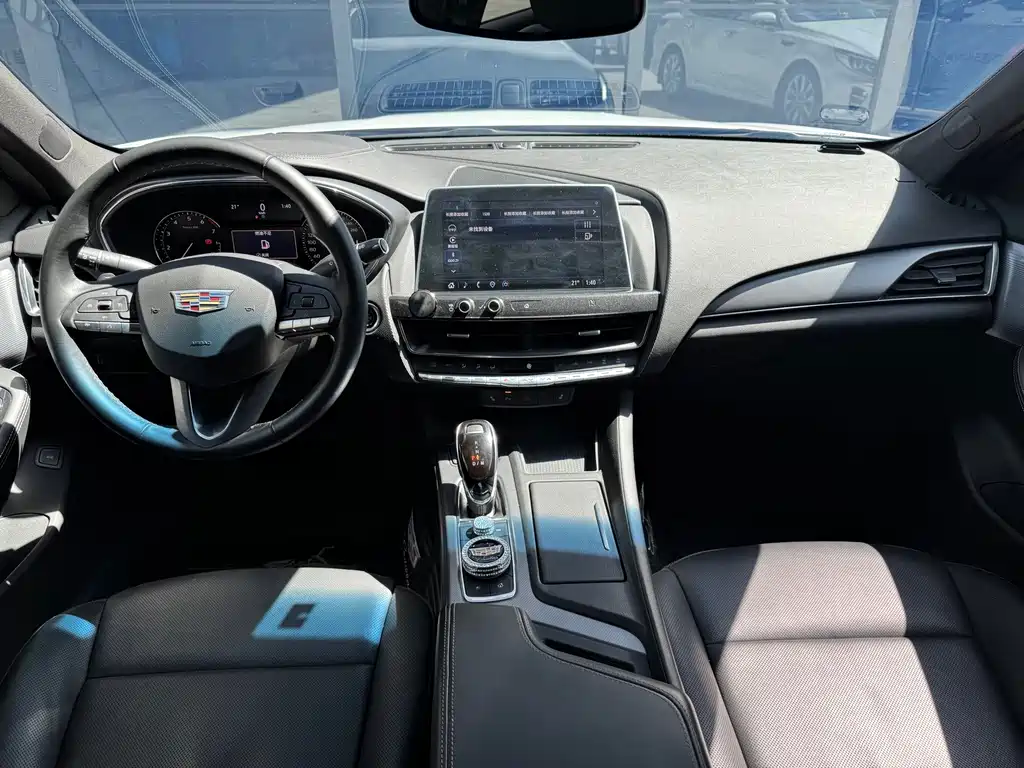Cadillac CT5 — миниатюра 5