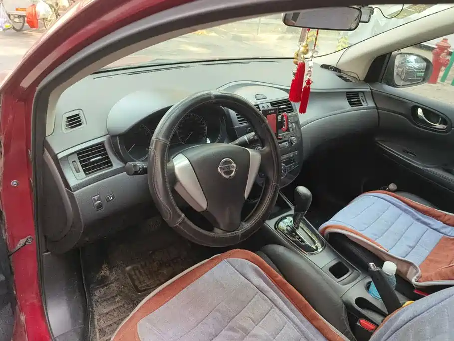 Nissan Tiida — миниатюра 12