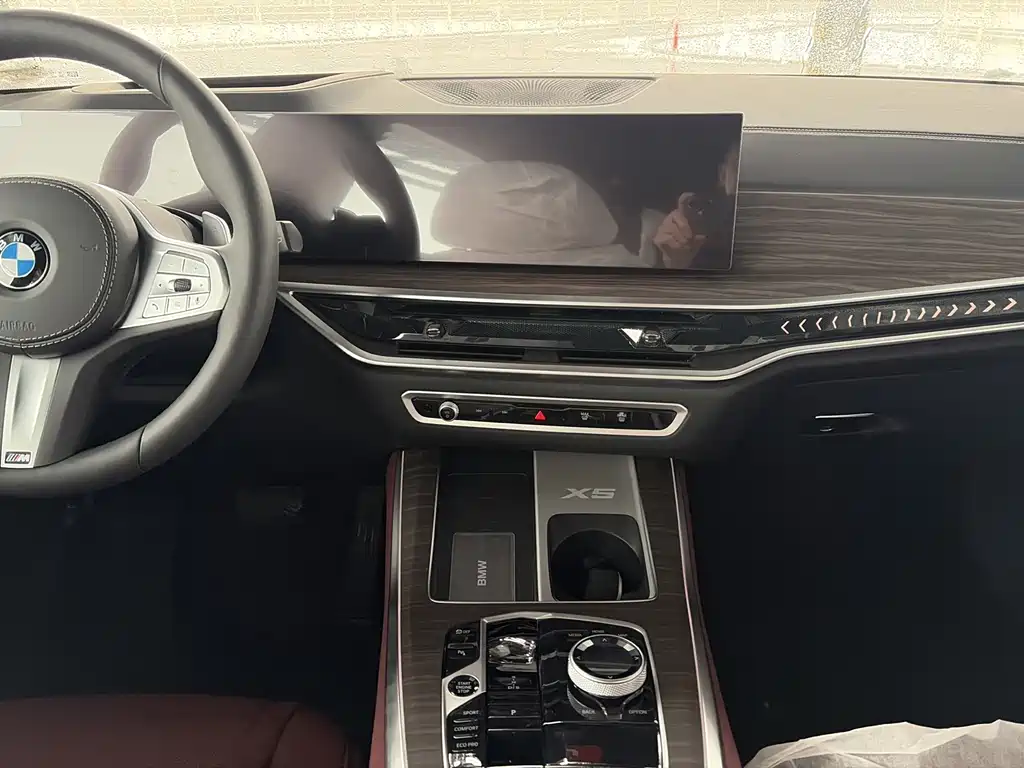 BMW X5 2025 xDrive 40Li M Sport