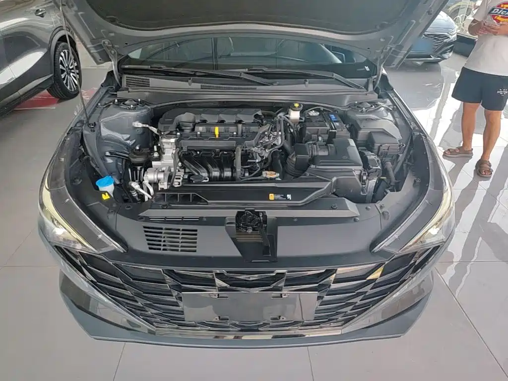 Hyundai Elantra — миниатюра 20