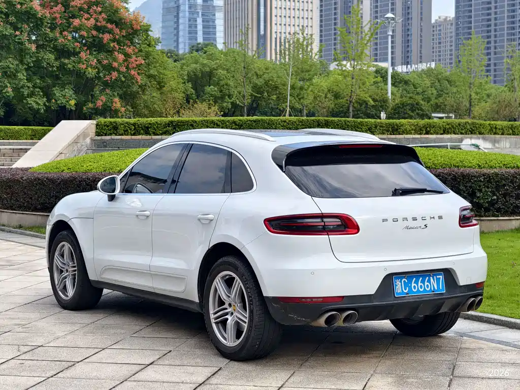 Porsche Macan — миниатюра 19