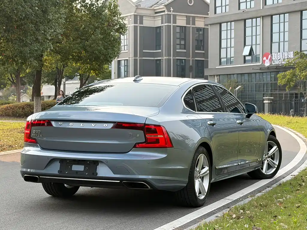 Volvo S90 — миниатюра 5