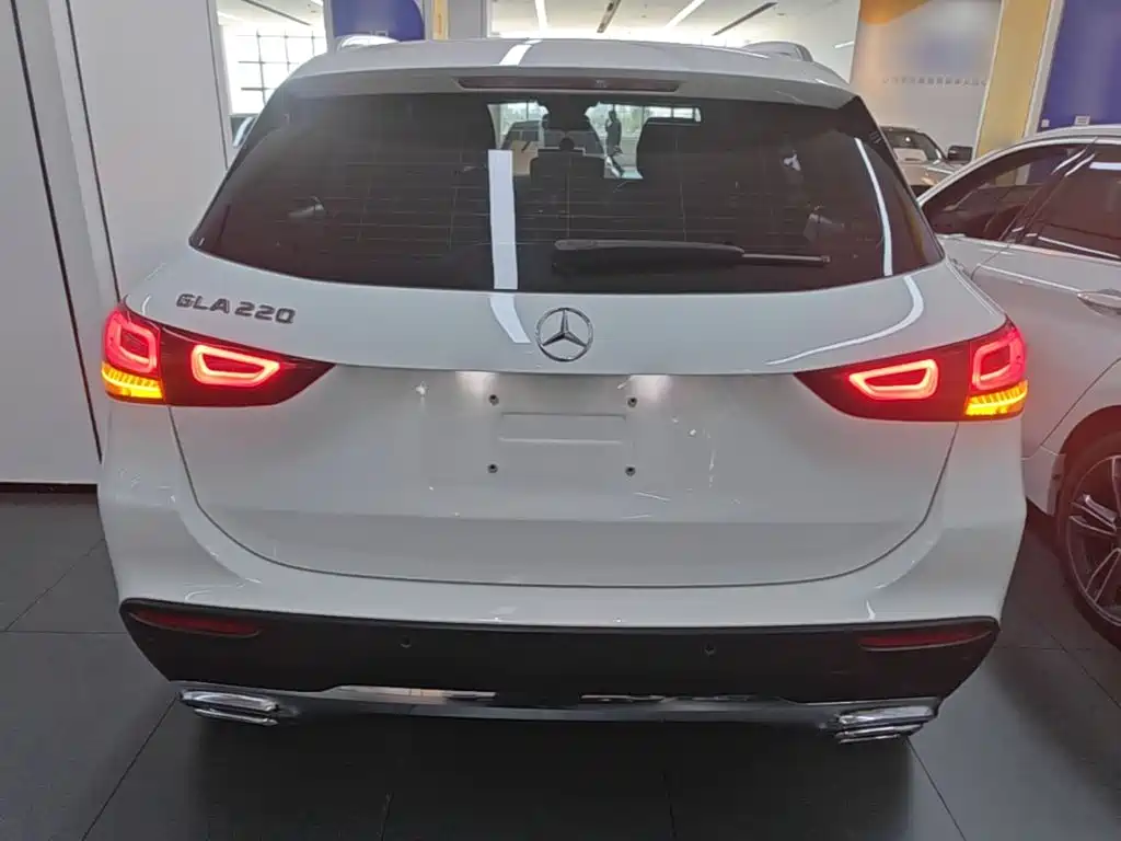 Mercedes-Benz GLA — миниатюра 6