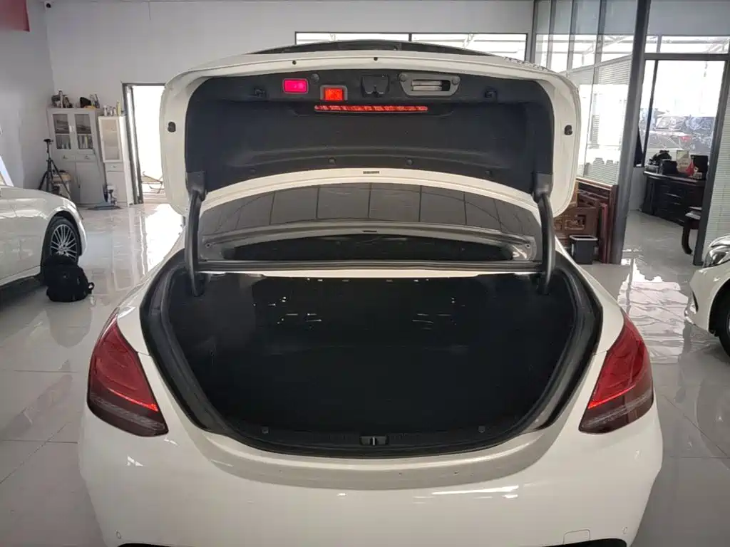 Mercedes-Benz C-Class — миниатюра 19
