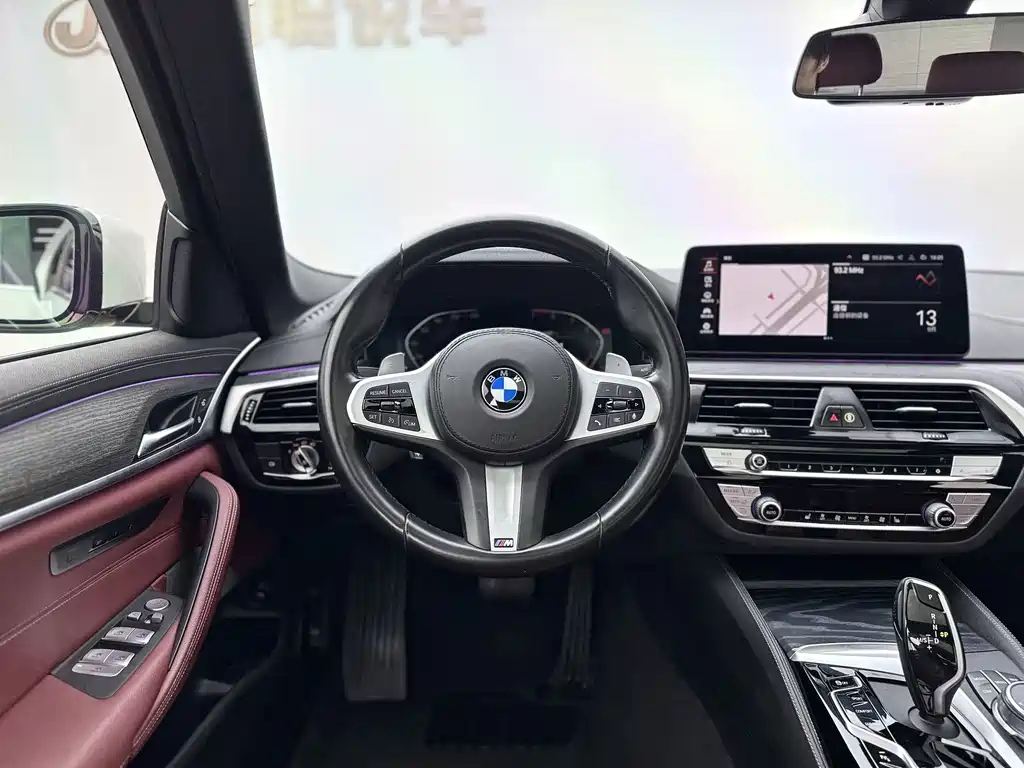 BMW 5 Series — миниатюра 6
