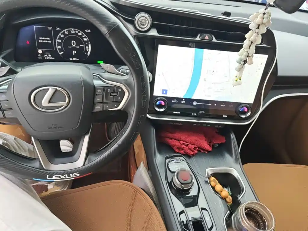 Lexus RZ — миниатюра 10