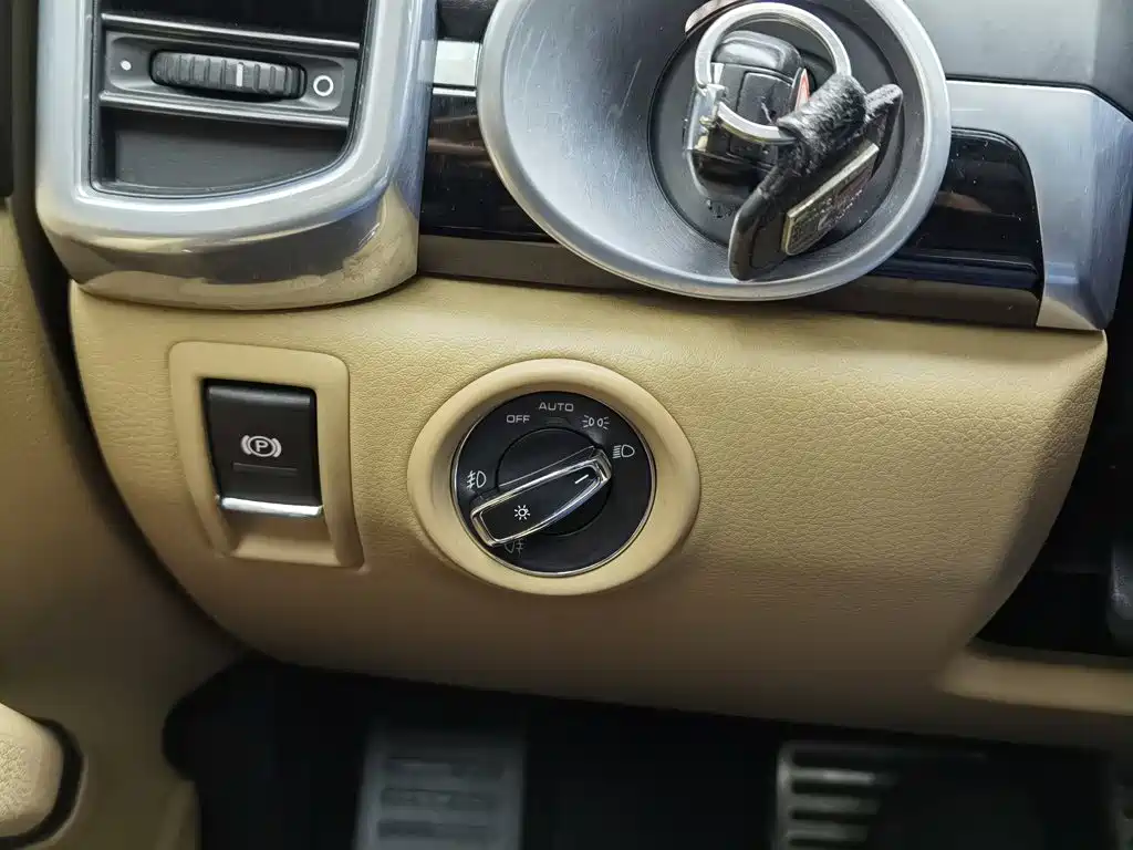 Porsche Cayenne Hybrid — миниатюра 21