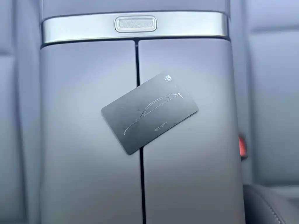 Xiaomi SU7 — миниатюра 9
