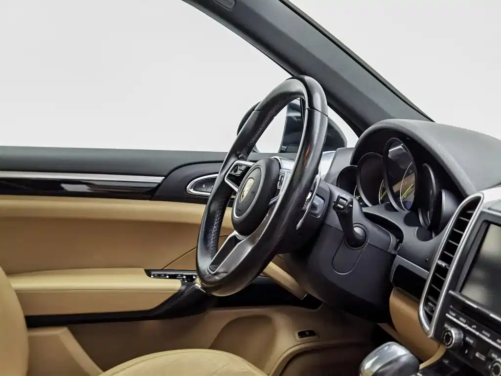 Porsche Cayenne Hybrid — миниатюра 22