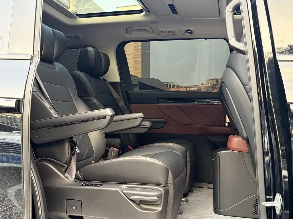 GAC Motor Trumpchi E8 PHEV — миниатюра 16