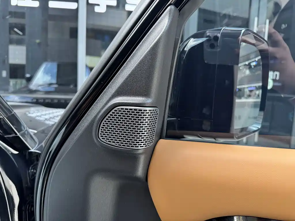 Land Rover Defender — миниатюра 43