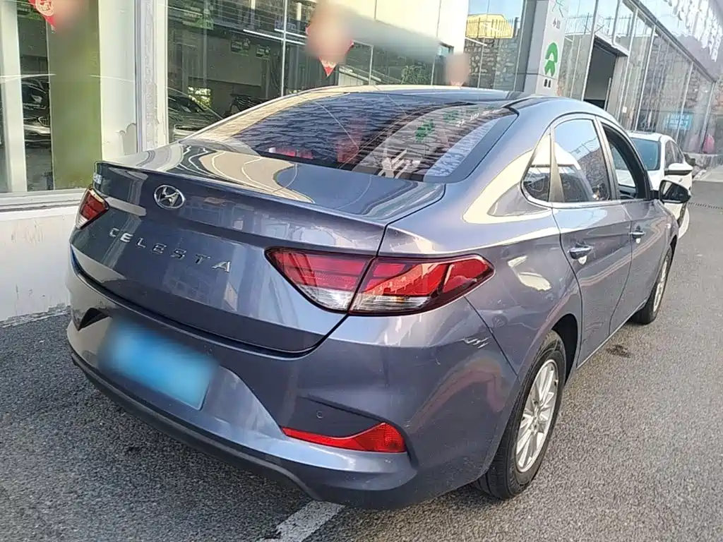 Hyundai Elantra — миниатюра 7