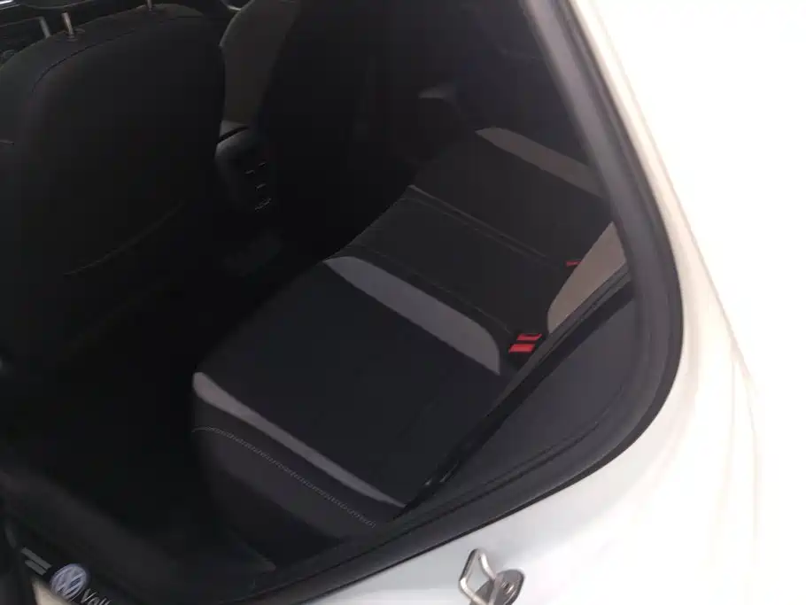 Volkswagen T-Roc — миниатюра 11
