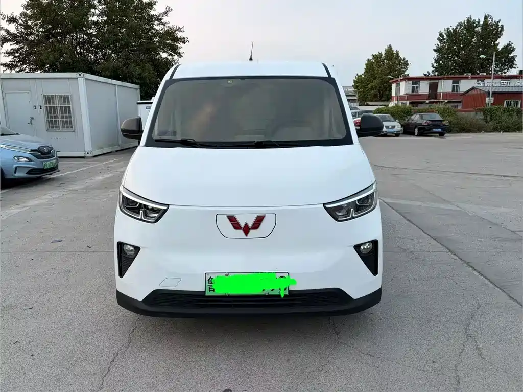 Wuling Yangguang — миниатюра 2