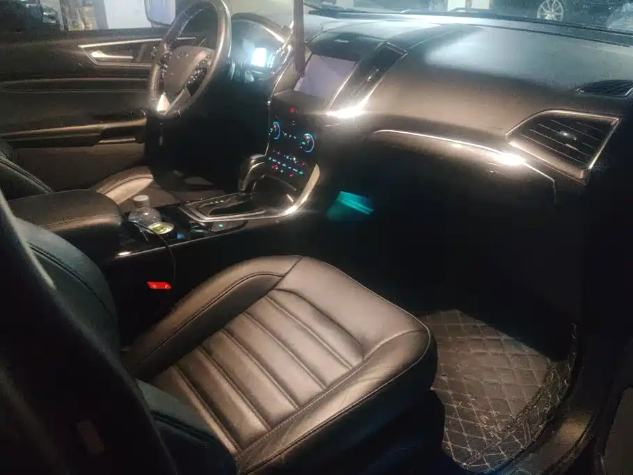 Ford Edge — миниатюра 8