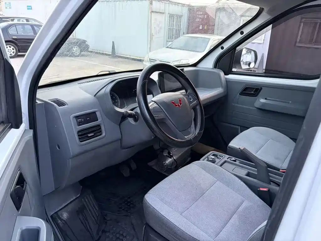 Wuling Yangguang — миниатюра 9