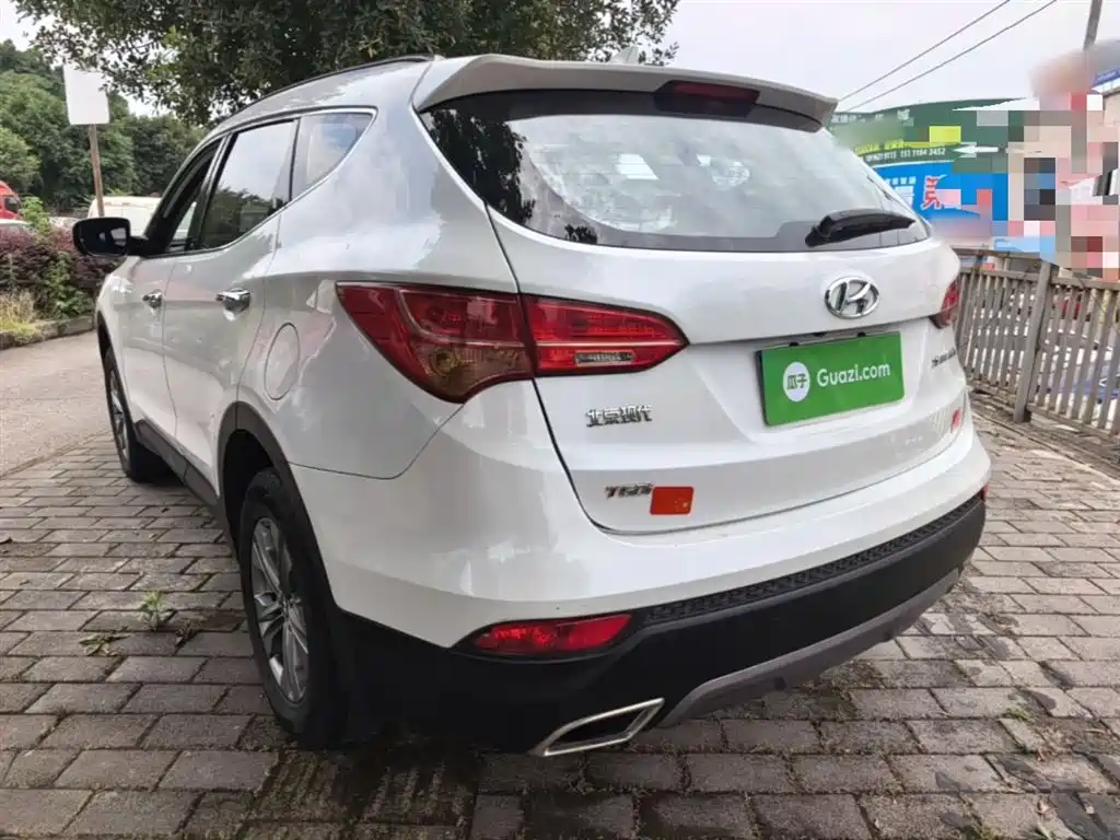 Hyundai Santa Fe 2015 2.0T AT 5 мест