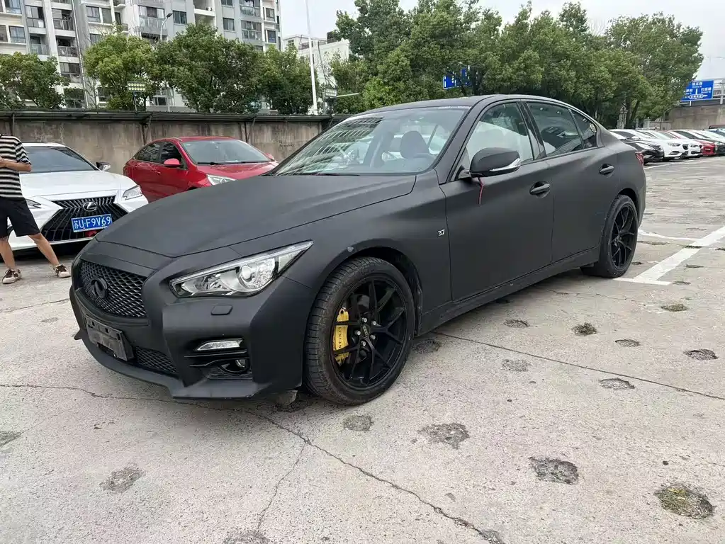 Infiniti Q50L