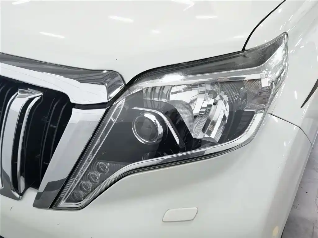 Toyota Land Cruiser Prado 2016 2.7L AT Luxury