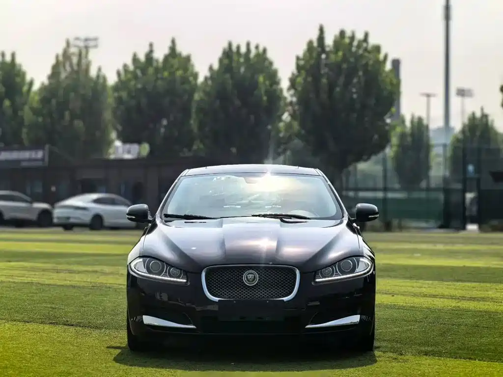 Jaguar XF — миниатюра 2