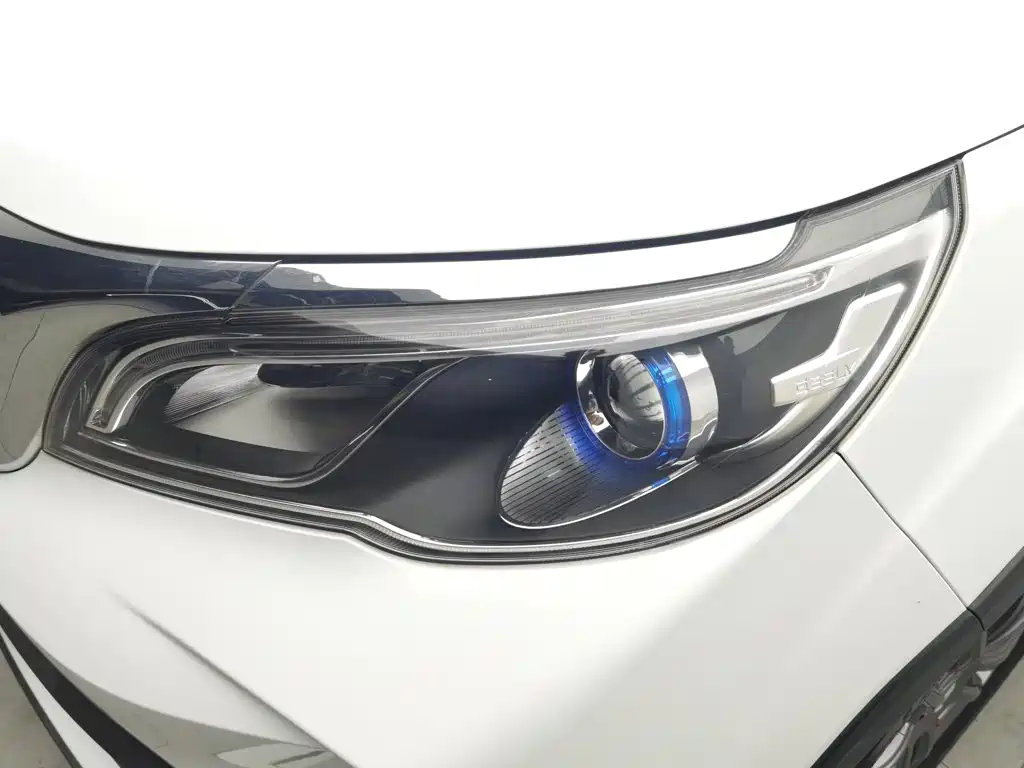 Geely Vision X3 — миниатюра 7