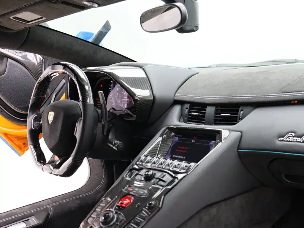 Lamborghini Aventador — миниатюра 12