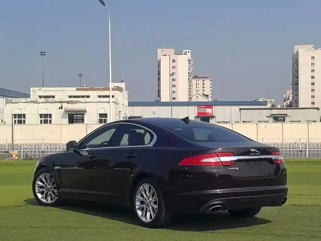 Jaguar XF — миниатюра 6
