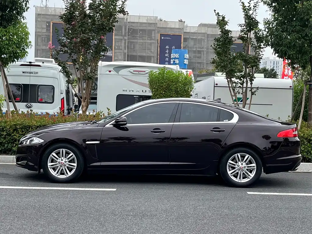 Jaguar XF — миниатюра 3