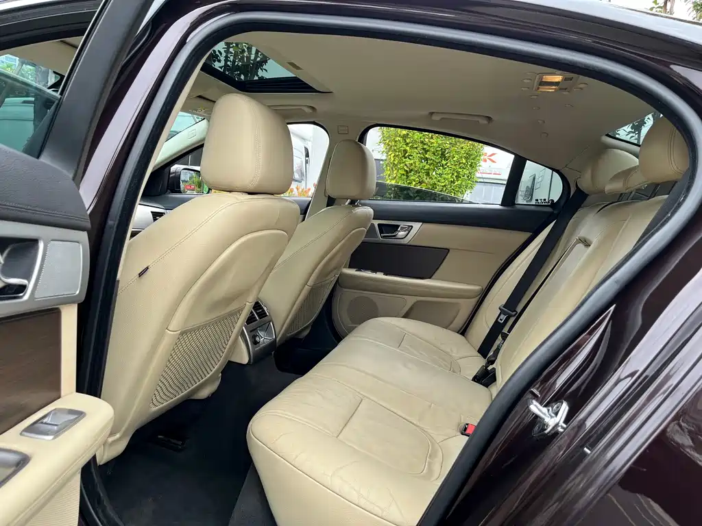 Jaguar XF — миниатюра 15
