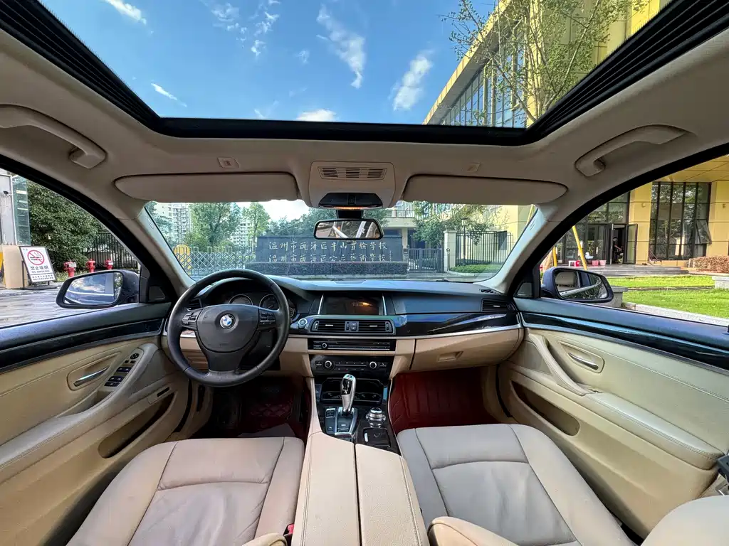 BMW 5 Series — миниатюра 8