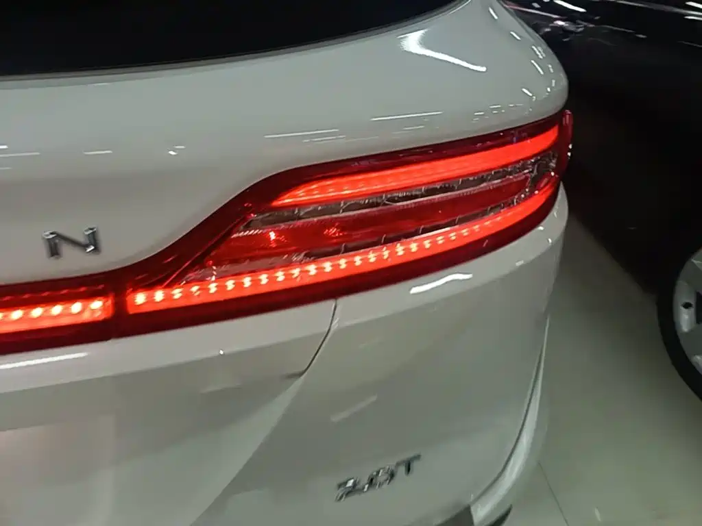 Lincoln MKC — миниатюра 8