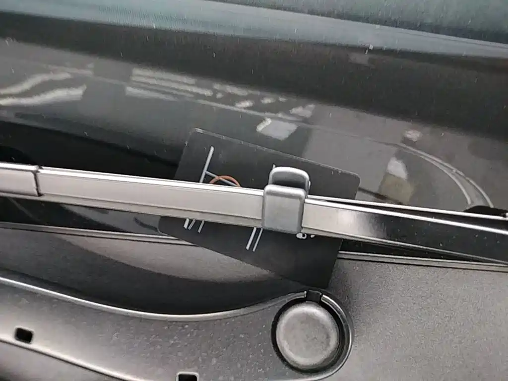 Tesla Model Y — миниатюра 9