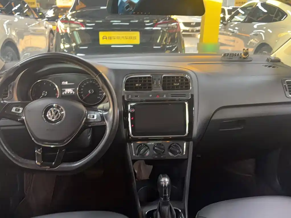 Volkswagen Polo — миниатюра 10