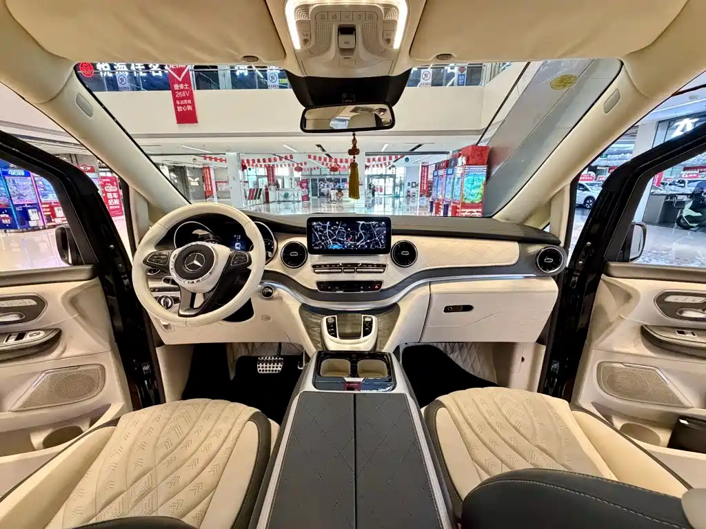 Mercedes-Benz V-Class — миниатюра 11