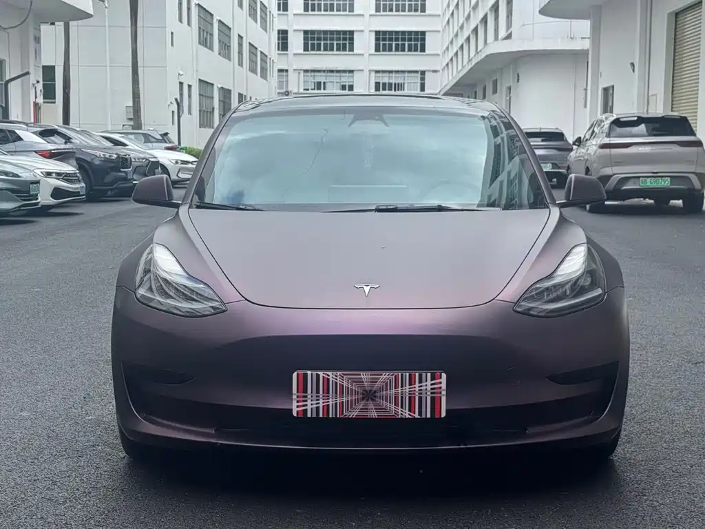 Tesla Model 3 — миниатюра 2